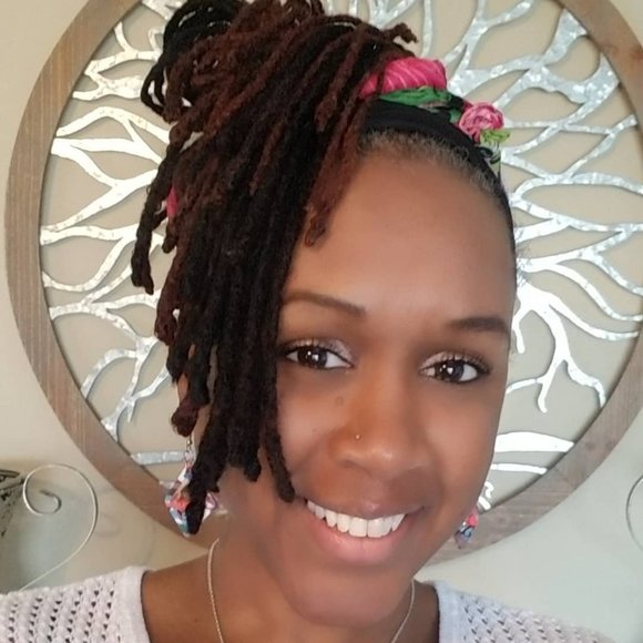 Meet your Posher, LaToya - Picture 8 of 8